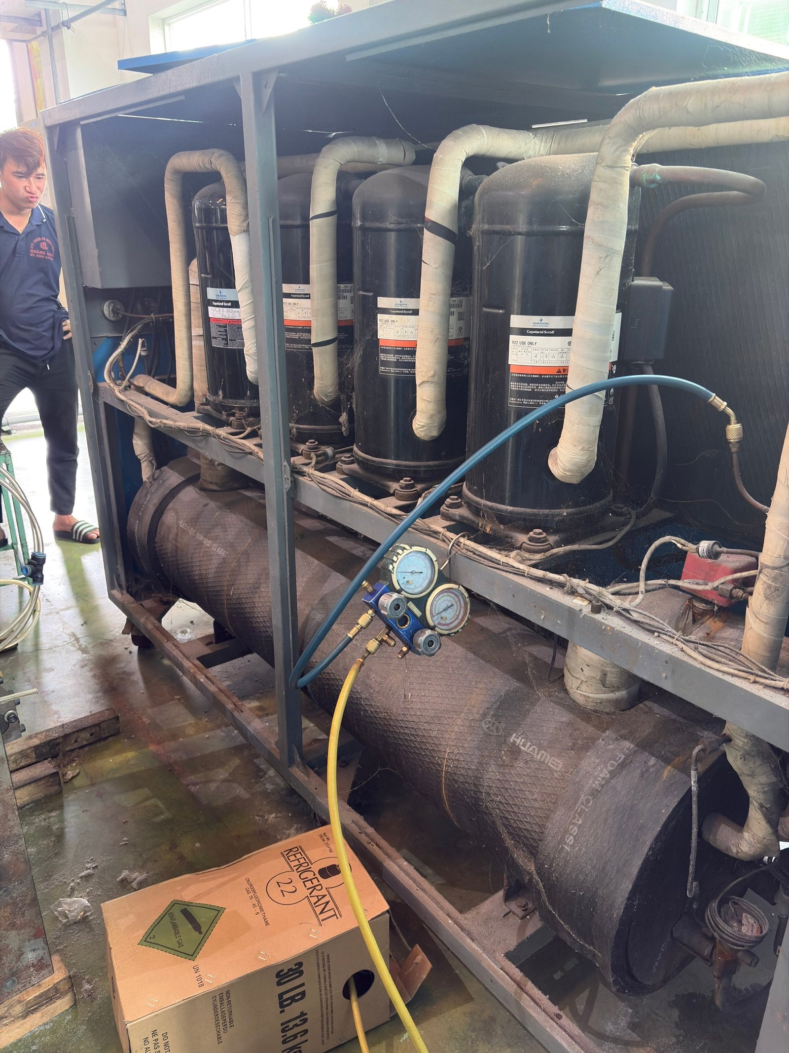 Quy trình kiểm tra và nạp gas hệ thống làm mát khuôn mẫu